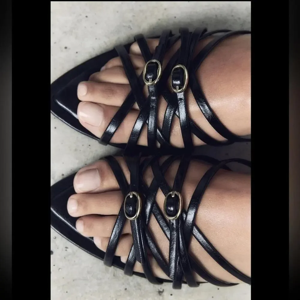 Flat sandals with thin crossed straps - Size 75 or 38 - Picture 7 of 8